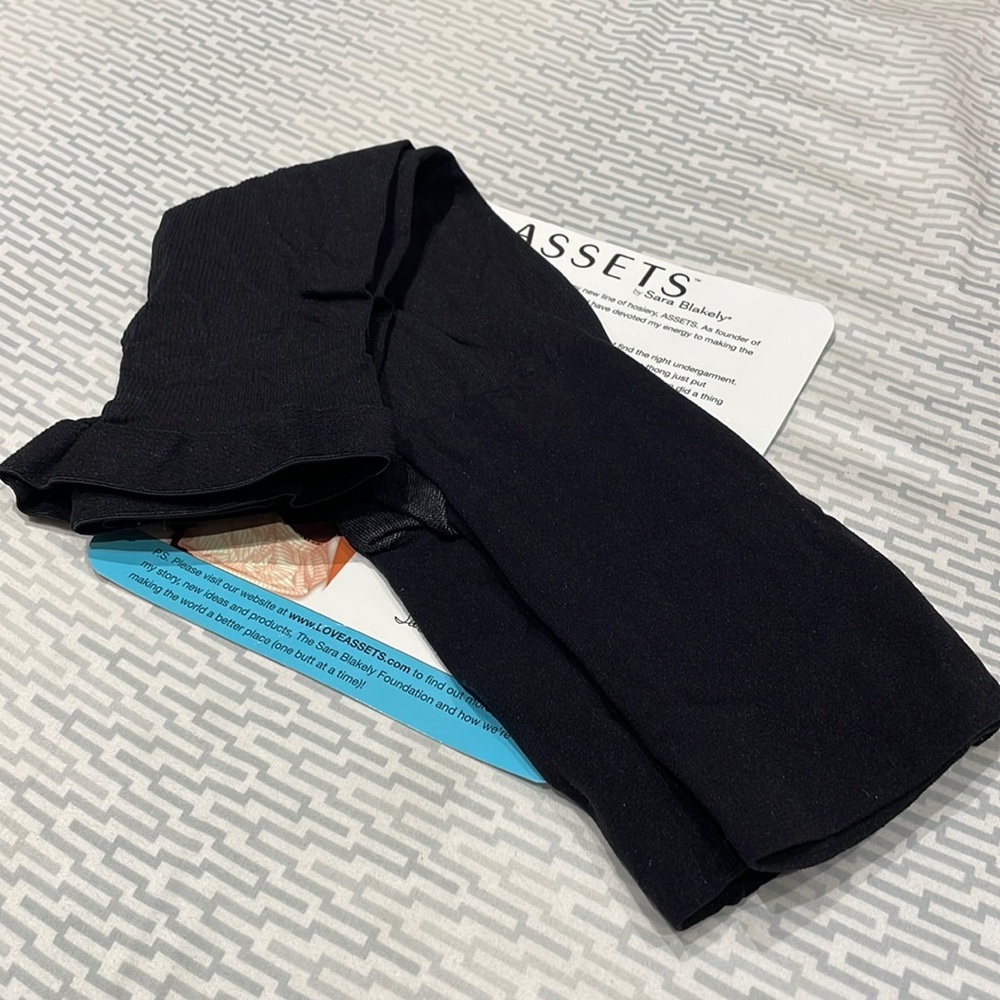 Assets by Sara Blakely shaper high waist mid-thigh tummy rear shaper